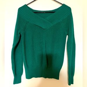 Boston Proper. V Neck Emerald Green Women's Sweater. NWOT. Size S.